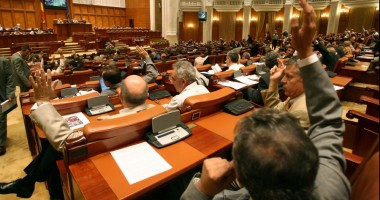 Stire din Politică-Administrație : Guvernul discută proiectul privind vânzarea terenurilor agricole