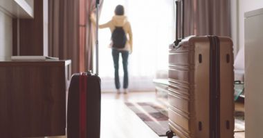 Turiști filmați pe ascuns la hotel, imaginile transmise live, contra unui abonament lunar