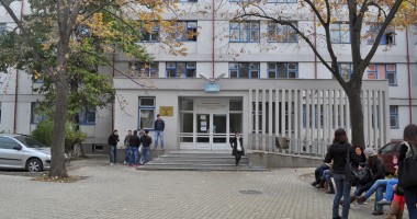 Stire din Cultură-Educație : Încep cazările în cămine