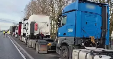 Stire din Actualitate : Bulgaria blochează camioanele pe autostrăzi de Crăciun până pe 4 ianuarie