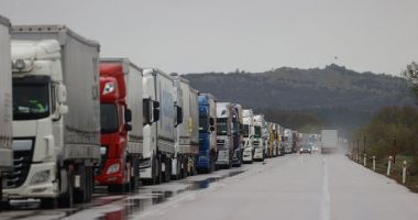 Peste 100 de camioane, blocate în Vama Isaccea: Timpi de așteptare uriaș