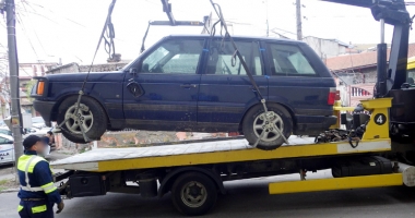 Stire din Eveniment : Campanie de ridicare a mașinilor abandonate  în Constanța