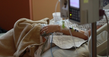 Pacienții cu cancer mor pe capete, pentru că nu au acces la tratament