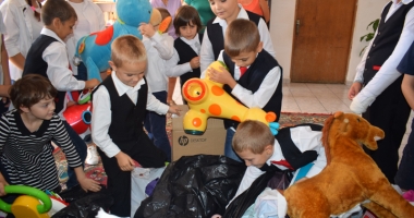 BUCURIE FĂRĂ MARGINI! ÎMPREUNĂ AM FĂCUT FERICIȚI 24 DE COPILAȘI - 7