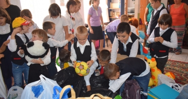 BUCURIE FĂRĂ MARGINI! ÎMPREUNĂ AM FĂCUT FERICIȚI 24 DE COPILAȘI - 8