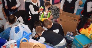BUCURIE FĂRĂ MARGINI! ÎMPREUNĂ AM FĂCUT FERICIȚI 24 DE COPILAȘI - 10