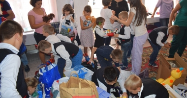 BUCURIE FĂRĂ MARGINI! ÎMPREUNĂ AM FĂCUT FERICIȚI 24 DE COPILAȘI - 2