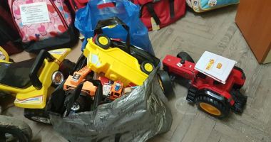 Stire din Social : Caravană cu bucurii pentru copii, desfășurată de o asociație din Mangalia