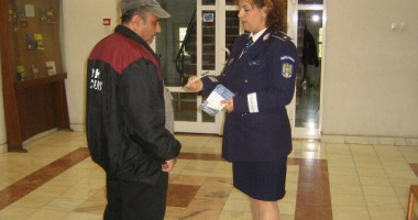 Campania "Tu decizi! Votează legal!", ieri, în centrul Constanței și la Hârșova - 3