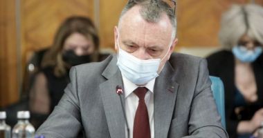 Stire din Actualitate : Elevii ar putea intra într-o vacanță prelungită de o lună. Cîmpeanu: „Toate variantele sunt deschise, dacă nu ne vaccinăm"