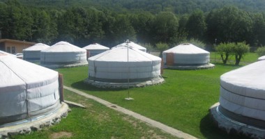 Stire din Diverse : Campingul nomazilor mongoli din Câmpu Cetății