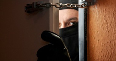 Stire din Eveniment : Copila care a speriat Constanța. La 14 ani a reușit să dea spargeri de sute de mii de lei