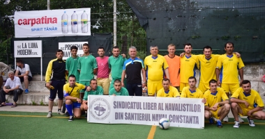 Stire din Sport : Campionatul Intern de mini-fotbal al SLN. Cine este noua campioană