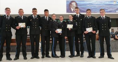 Stire din Cultură-Educație : Campioni de mici. Zece premii naționale pentru elevii Colegiului Militar "Alexandru Ioan Cuza"