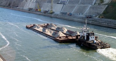 Stire din Economie : Traficul de mărfuri pe canalele navigabile a crescut cu 29,57%
