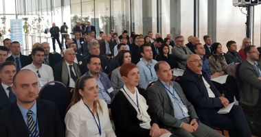 Stire din Economie : Canalul Dunăre - Marea Neagră, promovat la Belgrad