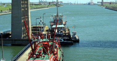 Stire din Economie : Canalul Dunăre - Marea Neagră a împlinit 32 de ani de la deschiderea oficială