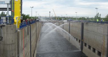 Stire din Economie : Canalul Dunăre – Marea Neagră a fost sărbătorit la împlinirea a 35 de ani de la intrarea în exploatare