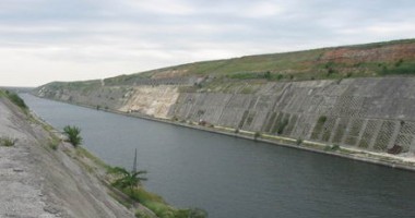 Bărbat decedat găsit în Canalul Dunăre - Marea Neagră, sub podul rutier de la Medgidia