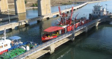 Stire din Economie : Canalul Dunăre - Marea Neagră împlinește 35 de ani