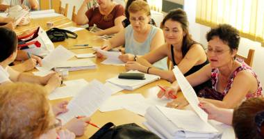 Stire din Cultură-Educație : Criterii de performanță pentru profesori? "Sunt absurde!"
