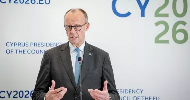 Stire din Actualitate : Cancelarul german propune o aderare a Ucrainei la UE în etape