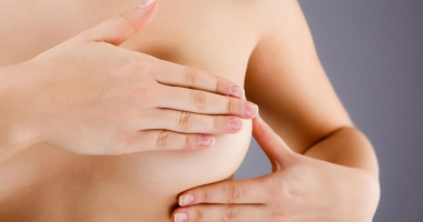 Stire din Sănătate : Femeile în vârstă de peste 50 de ani, predispuse la cancer mamar