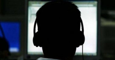 Stire din Eveniment : Când apelează SRI  la ascultarea telefoanelor