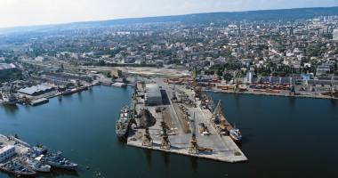 Stire din Economie : Când bulgarii reduc taxele pentru croaziere, profită și România