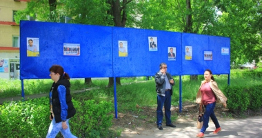 Stire din Politică-Administrație : Domnilor candidați, v-ați înțepenit pe Facebook? Constanța vrea să vă vadă în stradă și nu în selfie-uri!