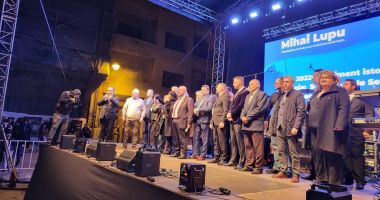 Galerie FOTO / PUSL Constanța își prezintă proiectele și candidații la alegerile din 9 iunie, pe scena din Piața Ovidiu - 7
