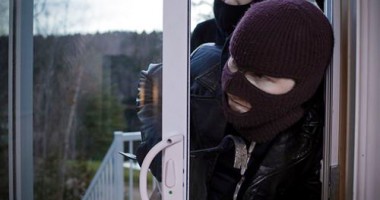 Stire din Eveniment : Când le dau victimele o mână de ajutor hoților