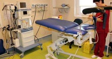 Stire din Sănătate : Când se recomandă scoaterea uterului și care sunt riscurile