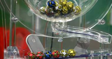Stire din Social : Când vor avea loc primele trageri loto din 2015