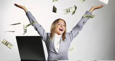 Stire din Social : Când vor crește salariile  la angajatorii privați