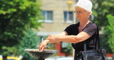 Stire din Social : Vi se pare cald acum? Va fi și mai rău! Un val de aer fierbinte din nordul Africii sosește în Europa!