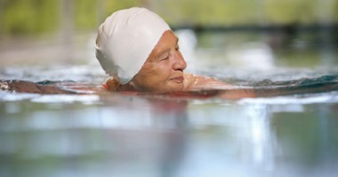 Stire din Sănătate : Cum îi ferim de caniculă pe bolnavii cronici  și pe bătrâni