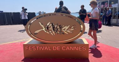 Stire din Actualitate : Producător de film, grav rănit la Festivalul de la Cannes. Un palmier a căzut peste el