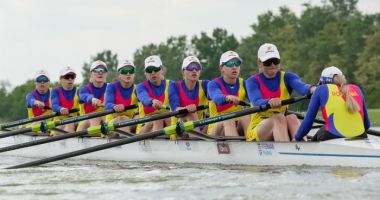 Stire din Sport : Echipajul feminin de 8+1 şi Antonio Colamonici, nominalizaţi la premiile Federaţiei internaţionale