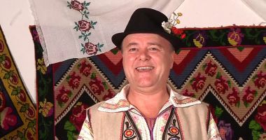Stire din Eveniment : Cântărețul de muzică populară care îşi agresa sexual elevii a fost trimis în judecată