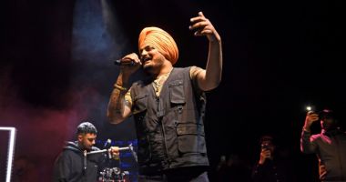 Stire din Actualitate : Uciderea unui cântăreț cunoscut în India a provocat o revoltă generală în toată țara