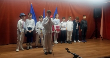 Cântec, joc și voie bună, de Ziua Dobrogei, la Școala nr. 1 Poarta Albă - 3