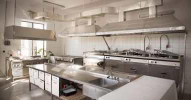 GALERIE FOTO / Ce le-a pregătit săracilor Primăria Constanța - 2
