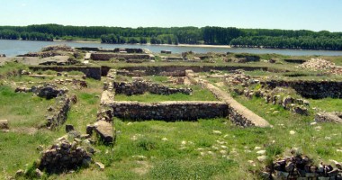 Stire din Cultură-Educație : Capidava,  "cetatea de la cotitură"