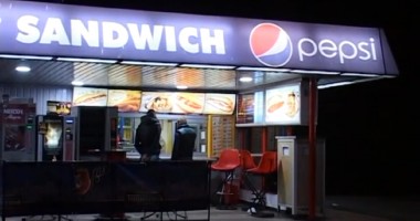 RĂZBUNARE CU PUMNI în plină stradă / "Unul dintre cei care ne-au atacat este dealer de etnobotanice" / Galerie foto și video - 5