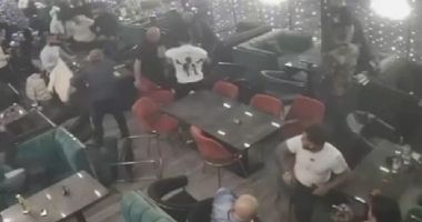 Stire din Eveniment : Bătaie ca-n filme într-un restaurant. Un bărbat a avut nevoie de îngrijiri medicale