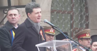 Stire din Actualitate : Nicuşor Dan, huiduit, dar şi aplaudat la Focşani: "La mulţi ani, dragi focşăneni, care huiduiţi"