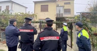 Stire din Actualitate : O familie de moldoveni, găsită moartă în casă, după cinci zile