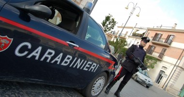 Stire din Actualitate : Românce arestate în Italia după ce au escrocat un bărbat cu probleme psihice