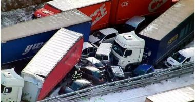 Stire din Actualitate : Carambol cu peste 40 de mașini pe o autostradă din Cehia